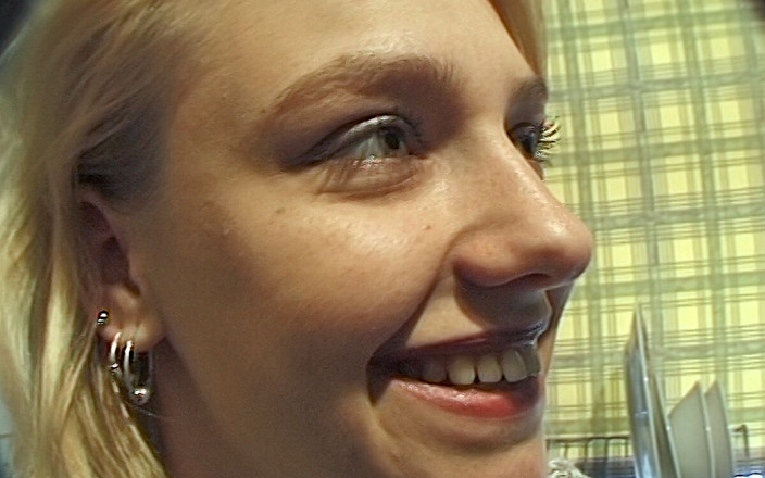 Real Sex Pass: Pretty Amateur Sarah Does Her First Ever Nude Photoshoot