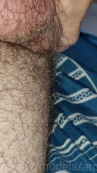 El agujero cachondo de la mariquita Femboy tiene hambre de la gran polla de papá en el culo