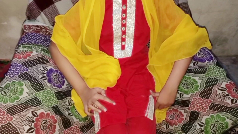 Small Baby: Desi Maal Ko Ghar Pe Bulakar Choda Doggystyle Men
