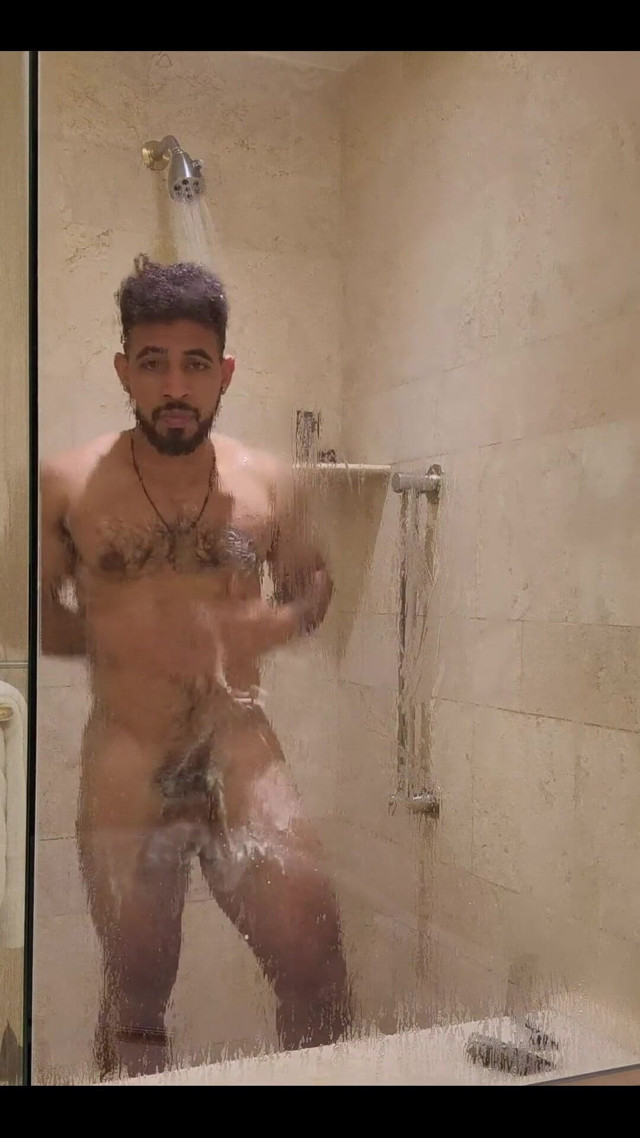 Shower and Grooming Time (Rodrigo Amor Gay)