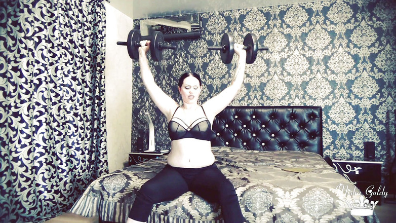 Goddess Misha Goldy: Bài tập mãnh liệt và căng thẳng và đấu tranh với...