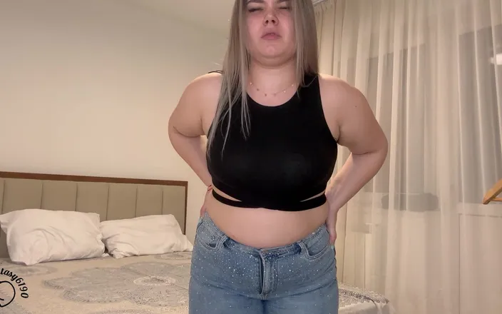 Your fantasy studio: Front View Tight Jeans Farts