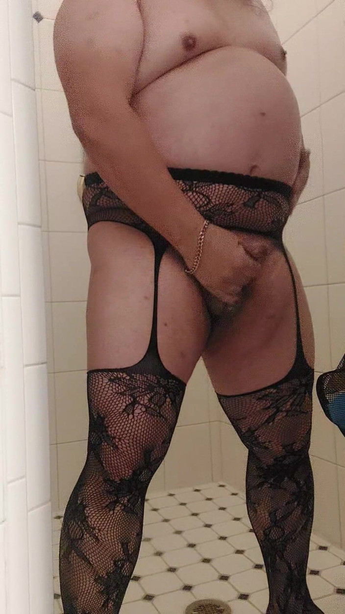 Tongue Lashor 69: Jag leker med min tjejkuk i duschen
