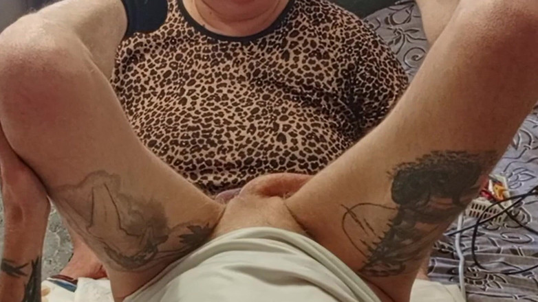 Zona901: 내 자지를 입과 손으로 가지고 노는 이웃