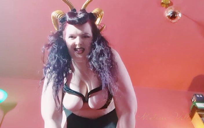 Mxtress Valleycat: विशाल गॉडडेक्स सैंडल स्टॉम्प