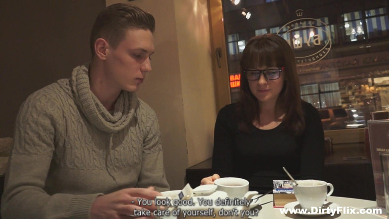 She is Nerdy: Une nana intelligente se fait baiser