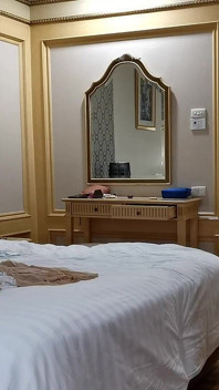 Le Réveil Matinal De La Salope Sissy Michelle À L’hôtel De Bangkok & Émission De Webcam