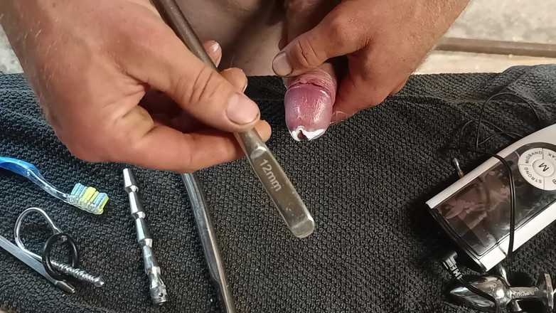 Artbigd: Urethra tvrdé sólo