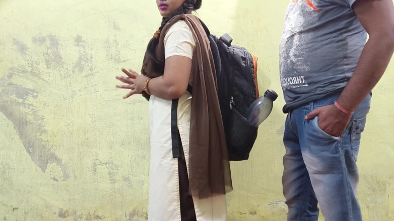 Mumbai Ashu: 인도 콜라주 소녀 하드코어 섹스 롤플레이