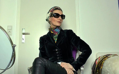 Lady Victoria Valente: 优雅的丝质围巾造型头颈ascot cravat