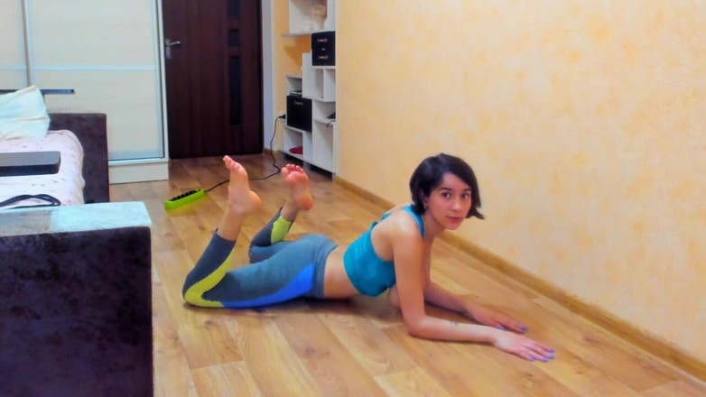 myla_angel: Gymnastycs in Sportwear with Boobs Out