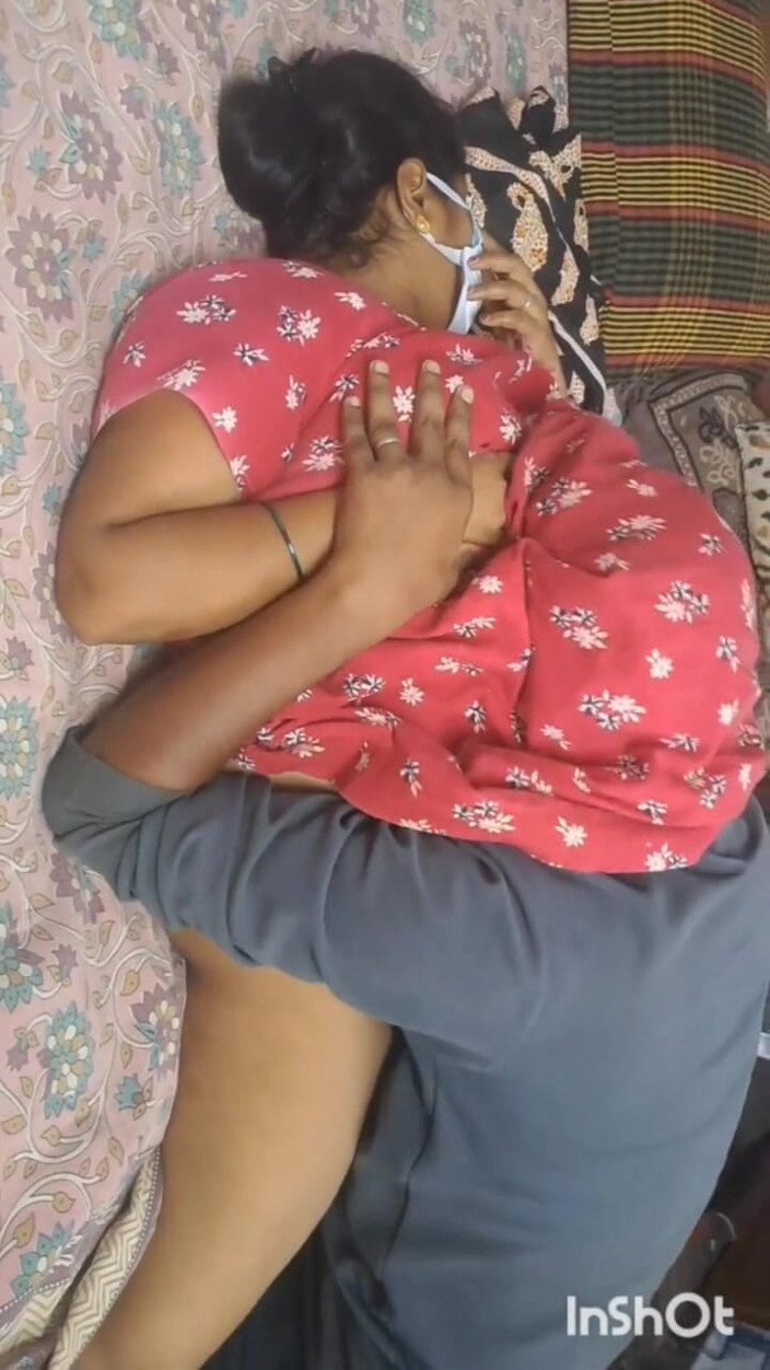 Benita sweety: भारतीय तमिल व्यभिचारी पति जोड़ा तीन लोगों की चुदाई हॉट