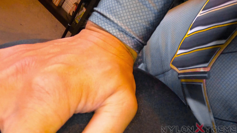 Nylon Xtreme: POV, Nora Fox se fait baiser dans l'espace avec Zentai