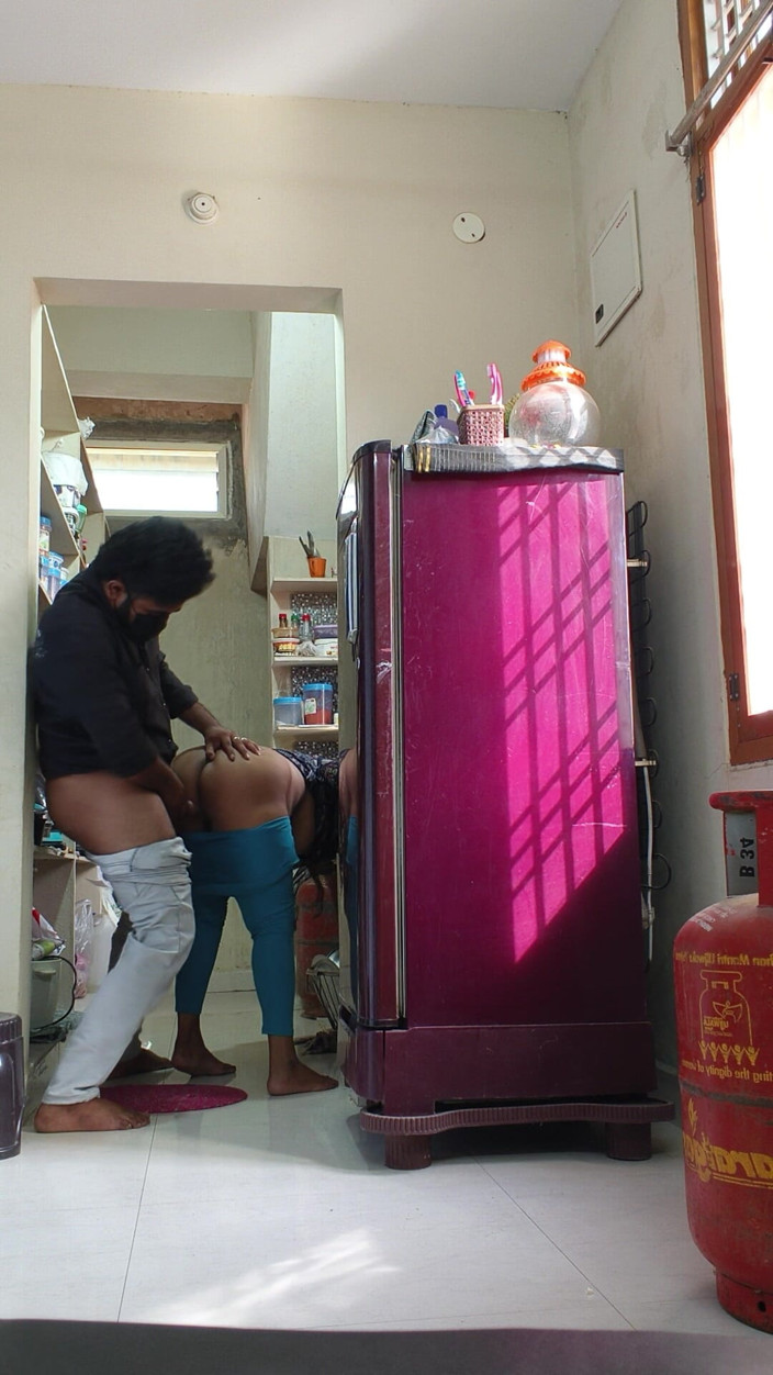 Sajjas: Desi Girl in Kichen