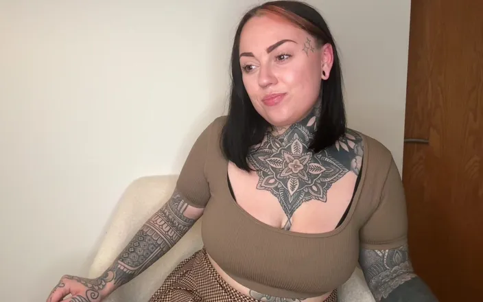 Miss Valentina: Text Me Interactive