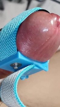 Una potente fontana di spermatozoi caldi dopo una lunga astinenza!