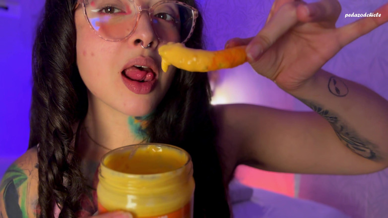 Pedazodchicle: Gantess pozwala ci zobaczyć jego żute jedzenie i burpsy