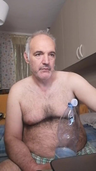 Ein Pornofilm Und Ein Handjob, Um Zufrieden Und Glücklich Aufzuwachen!