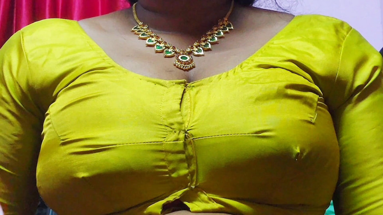 Desi Mohini: La zia ha sedotto il suo ragazzo con le sue...