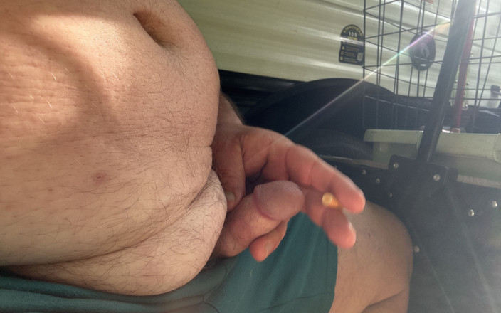 Brewster Bear: Urs Ejaculează În Camping În Pădure