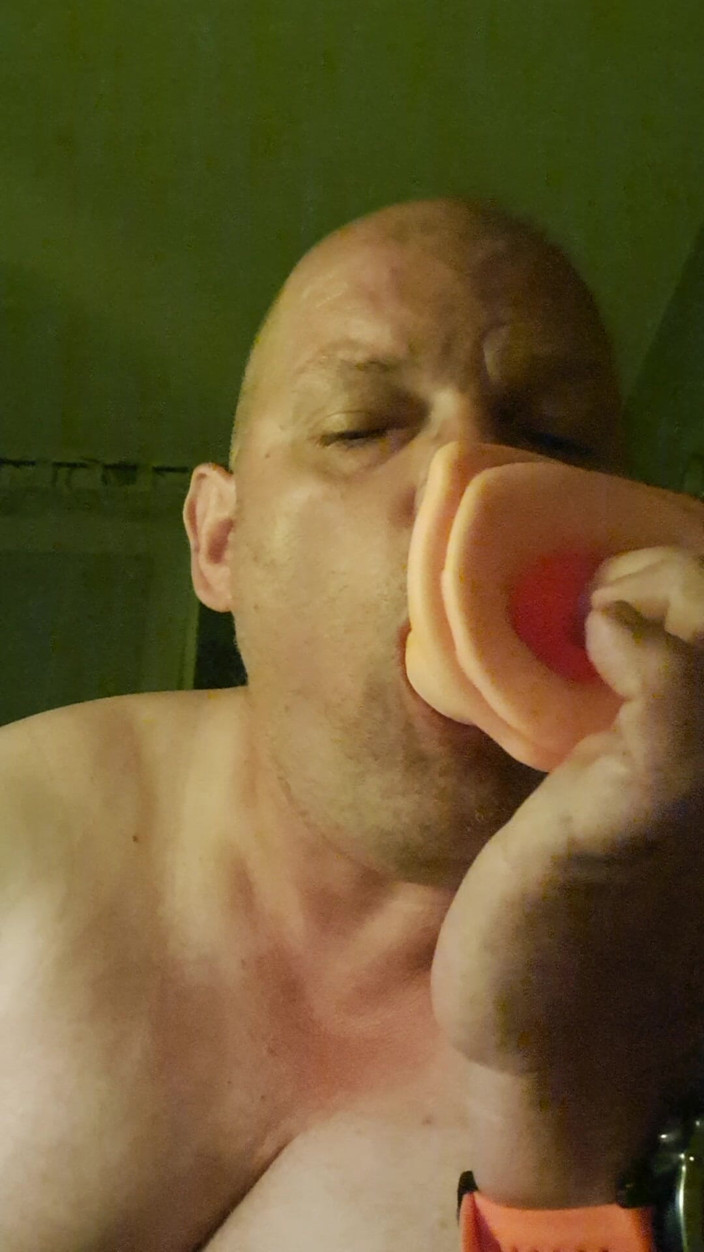 Fickspecht: Ein Arschfick Für Die Schlampe Mit Dem Dildo Und Kondom