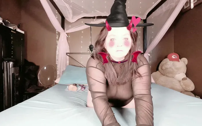 SexyNEBBW: Witchy masturbation