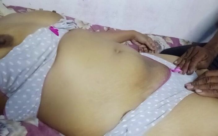 RIMSHA: Sexy indická bhabi šuká se sousedem