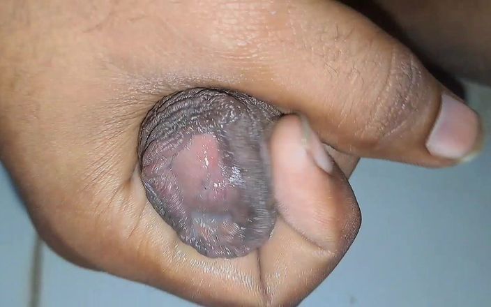 Desi_Porn_India: 我在浴室里的新热辣射精视频