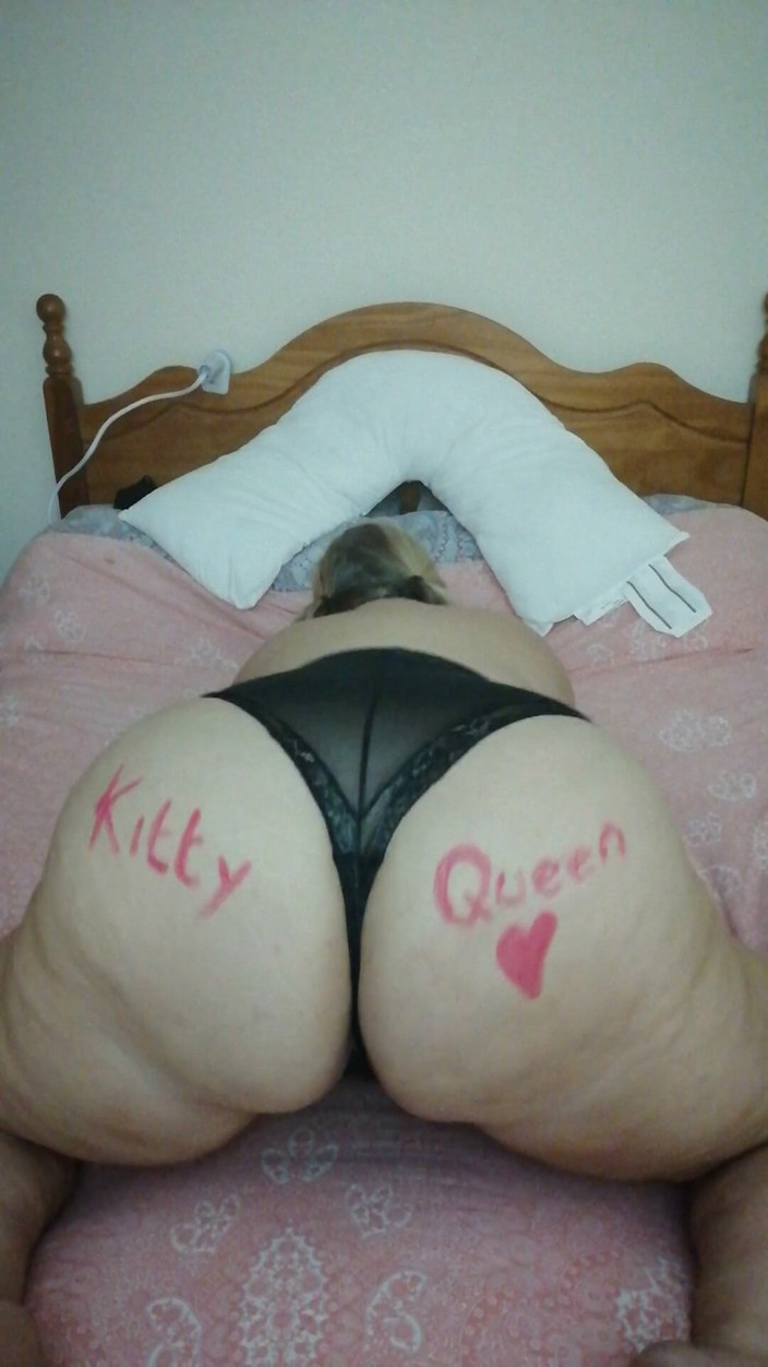Kitty Queen: Twerking My Big Natural Ass