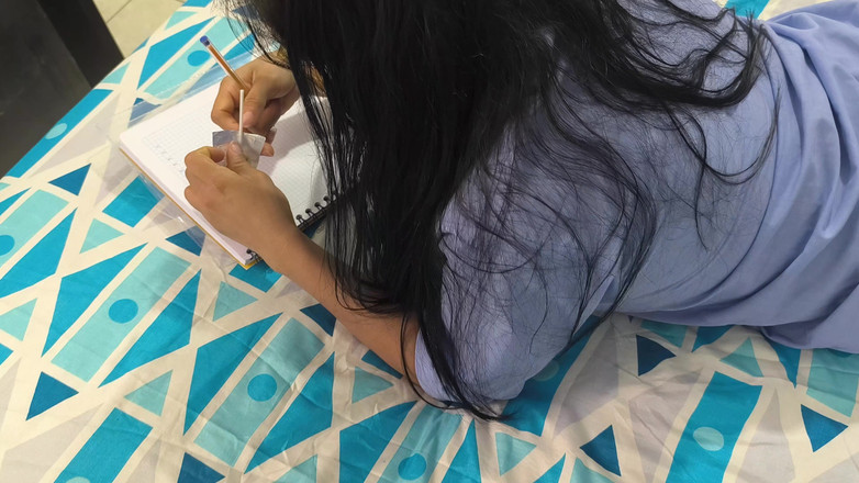 NEGRITA SEXY: Murid nakal ini ngajak rumah ibu tirinya dan mergokin dia...