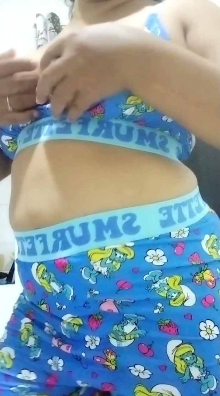 Creamyjoy: Sexy filipina milf, tremendo, esfregando e batendo na bunda e...