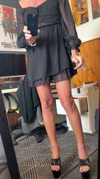 Démarche Sexy Devant Le Miroir