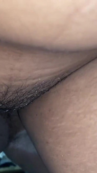 Eu amo o corpo da minha meia-irmã e ela não sabia sobre o pau grande que eu tenho.