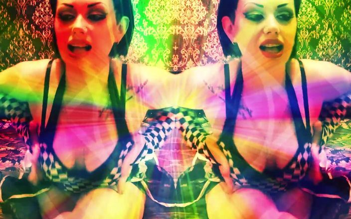 Goddess Misha Goldy: 我喜欢我所看到的，我淫荡的小爱你在椅子上被戴上惊人的手铐，看起来你的鸡巴是岩石
