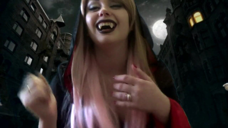 Goddess Misha Goldy: Giantess Wampir chce grać dla ciebie ... ale nie na długo!