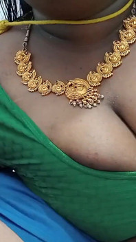 Desi tamil bhabhi fa pompino caldo e chiacchiere sporche