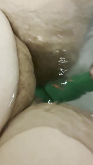 Ccox: Bath time play!