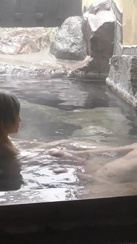 Starsza para w Hot Spring Inn, Outdoor Cunnilingus, Blowjob