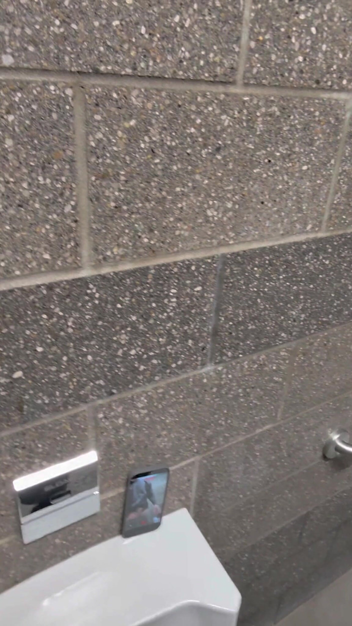 Mya Lane: Plížil Se Do Obchodu, Aby Měl Sex