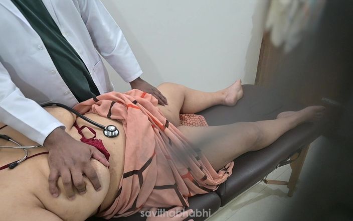 savithabhabhi: Médico verificando paciente na clínica