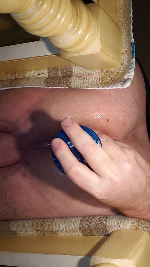 Charlieboy69: Dildo anale