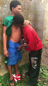 Il Attend Déjà Que Je Dans Un Bâtiment Non Accompli Pour Me Baiser