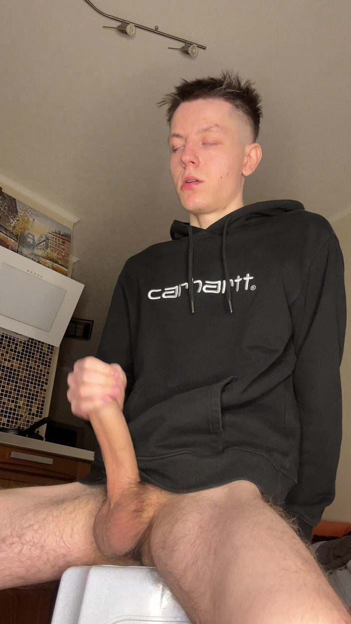 Morflot24: ホットな若い男の絶頂プレイ