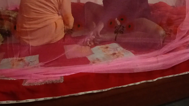 NixLeno: Sora vitregă Desi fratele ei vitreg prima dată când face...