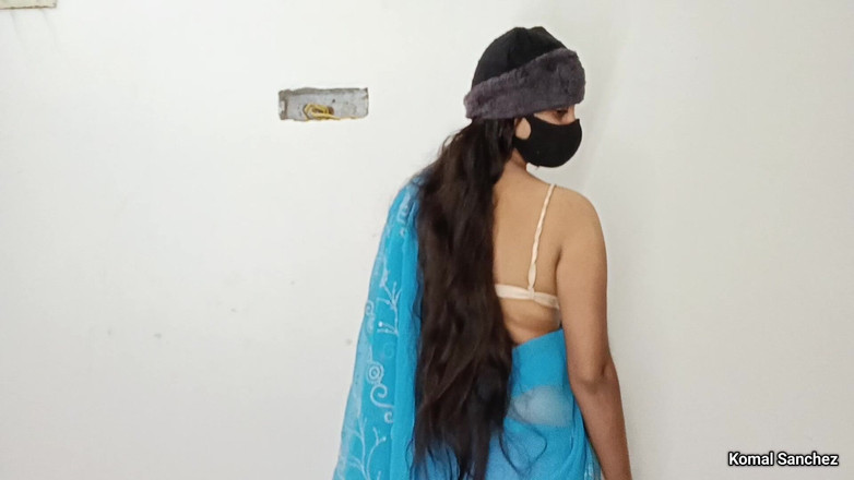 Hot_girl: Fată sexy Komal Sanchez noul look în sari