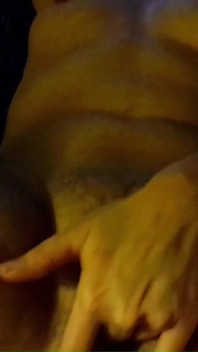 Solo adventure 2 - heiße MILf masturbiert