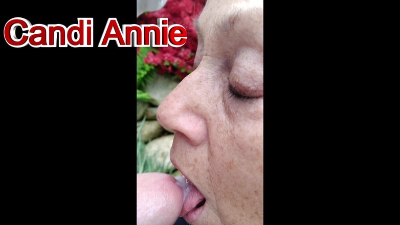 Candi Annie: Sexy milf candi annie se vrací do Xhamsteru!