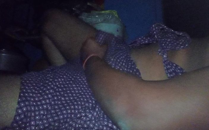 Sweet Indian cock: Evde tek başına anal sikiş mastürbasyonu