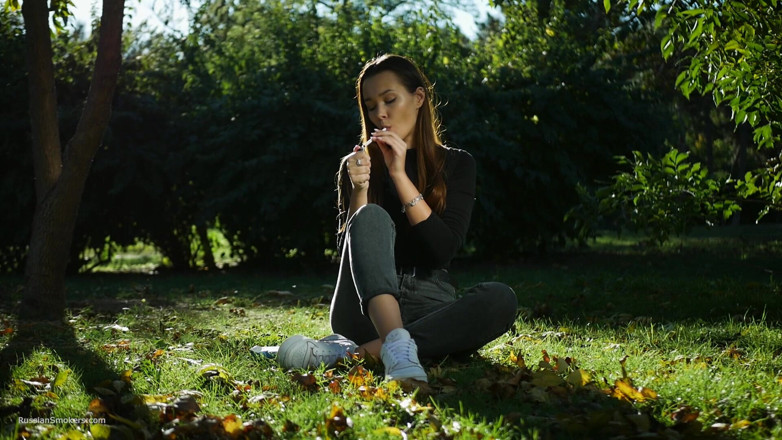 Russian Smokers: Seductive Russian Beauty Smoking Cigarette Outdoor Vibes