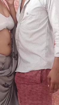 새엄마의 자지를 빠는 아줌마